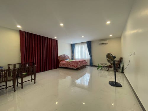 ផ្ទះវីឡាជួល នៅព្រែកឯង