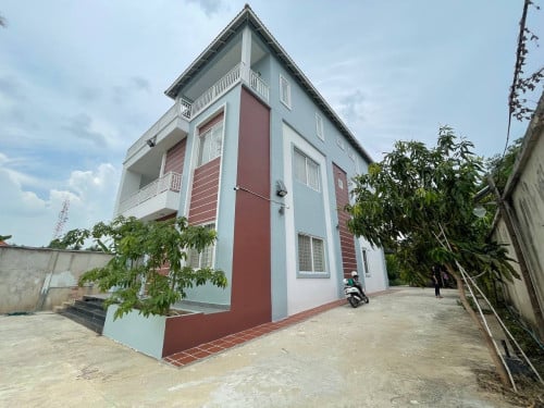 ផ្ទះវីឡាជួល នៅព្រែកឯង