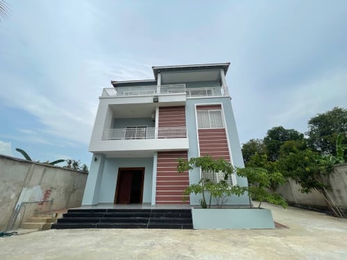 ផ្ទះវីឡាជួល នៅព្រែកឯង