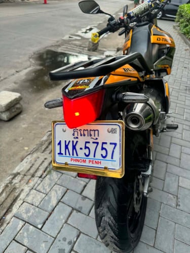 ម៉ូតូលក់