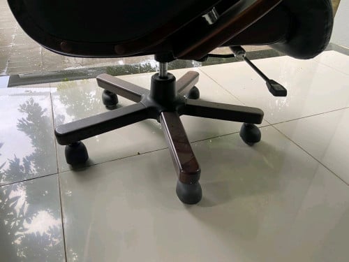 កៅអីការិយាល័យមកហើយចង់