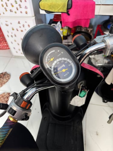 ម៉ូតូប្អូនជិះទៅរៀនរាល់ថ្ងៃ ប្រើប៊ិចមានកាតគ្រីត្រឹមត្រូវ ជិះស្ទុះអត់ហ៊ុយ