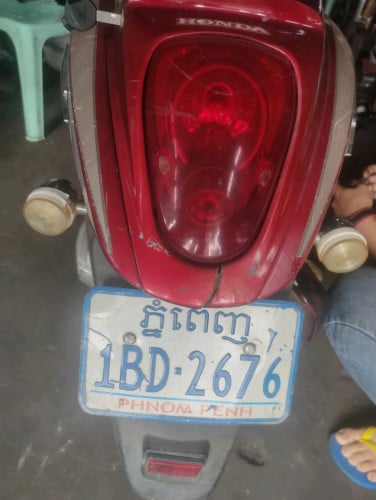 ចង់លក់011 ម៉ាសុីនស្ងាត់លេខភ្នំពេញមានកាតគ្រី