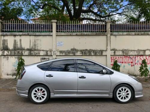 រង្វង់17 ×7J យ៉ាន់  lenzo សំបក KUMHO ដេឡេ25 អត់បែកអត់ប៉ោល មានសែនស័រអាចវៃដូរបាន