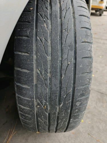 រង្វង់17 ×7J យ៉ាន់  lenzo សំបក KUMHO ដេឡេ25 អត់បែកអត់ប៉ោល មានសែនស័រអាចវៃដូរបាន