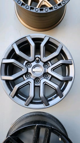 យ៉ាន់ថ្មី 17R 18R Ford tacoma 4xx$