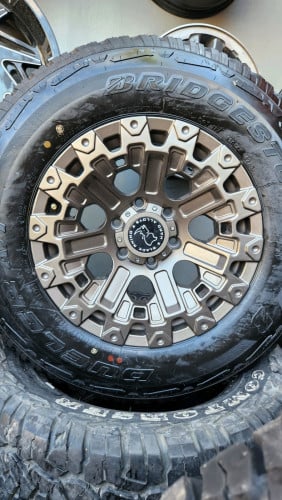 យ៉ាន់ថ្មី 17R 18R Ford tacoma 4xx$