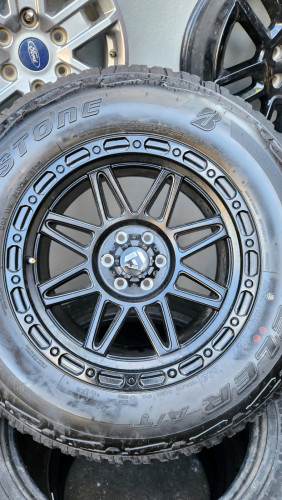 យ៉ាន់ថ្មី 17R 18R Ford tacoma 4xx$