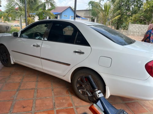 ឡានលក់បន្ទាន់​ឆ្នាំ2003 LE តែមខ្មៅ​ អត់បុក