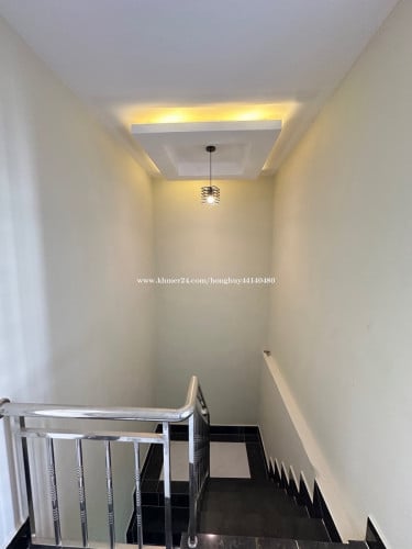 ផ្ទះល្វែងកូនកាត់ផ្សារទួលពង្រ 3ជាន់