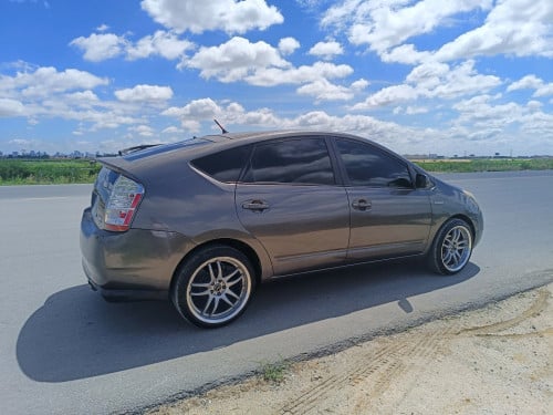 ឡានជួលមួយថ្ងៃ30$