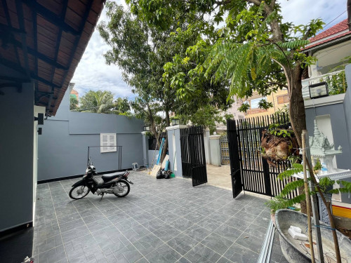 𝐅𝐨𝐫 𝐑𝐞𝐧𝐭: 3BR Mini Villa- Boeung Tompoun, 15mn to Russian Market