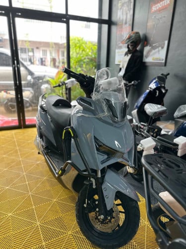 ម៉ូតូធំ អគ្គីសនី 72V 60Ah 4000watt