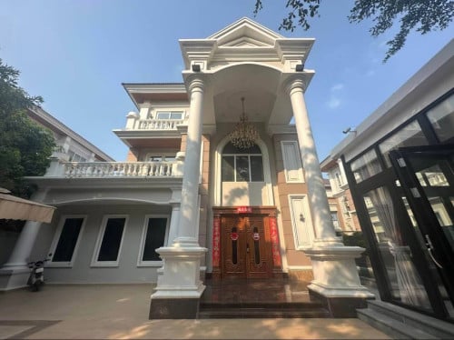វីឡាព្រីនA ដីធំ លក់បន្ទាន់ (លក់ខាតជិតកន្លះលាន$) គម្រោងយ៉ូរ៉ូវីល បុរីប៉េងហួតបឹងស្នោ