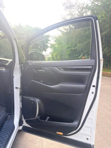 មហាថ្មីAlphard 2019 Executive Lounge full option ឡានប្រើផ្ទាល់ខ្លួន