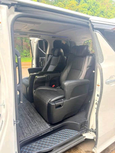 មហាថ្មីAlphard 2019 Executive Lounge full option ឡានប្រើផ្ទាល់ខ្លួន