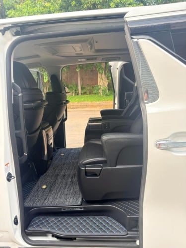 មហាថ្មីAlphard 2019 Executive Lounge full option