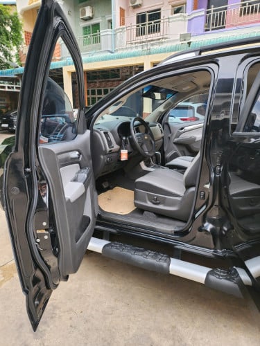 លក់ CHEVROLAT ឆ្នាំ020 ម្ចាស់ទី១ មានរំលោះសុទ្ធរឺវ៉ៃដូរបានគ្រប់សារីគ្រប់ខេត្ត