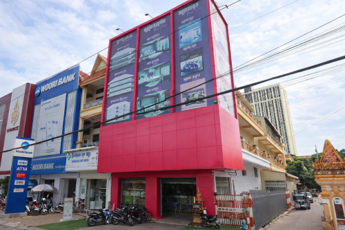 ផ្ទះអាជីវកម្មកែងជួលលើផ្លូវធំ | Commercial Corner House For Rent On Main Road