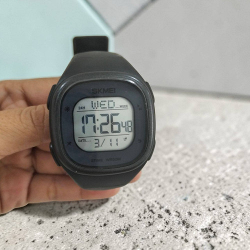 នាឡិកាDigitalបែបSport water resistant 12$ freeដឹក