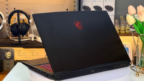 ️Gaming MSI️ម៉ូតពេញនិយម កម្លាំងម៉ាសុីនខ្លាំង️មកជាមួយ ភ្លេីង ពណ៍ក្រហម ដ៏ស្រស់ស្អាត️