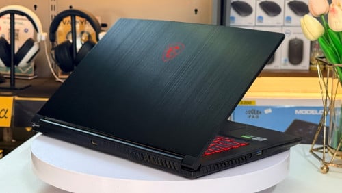 ️Gaming MSI️ម៉ូតពេញនិយម កម្លាំងម៉ាសុីនខ្លាំង️មកជាមួយ ភ្លេីង ពណ៍ក្រហម ដ៏ស្រស់ស្អាត️