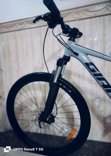 * Giant Talon 2  (នៅថ្មី 95%)