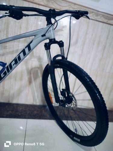 * Giant Talon 2  (នៅថ្មី 95%)