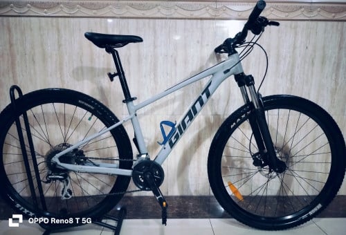 * Giant Talon 2  (នៅថ្មី 95%)