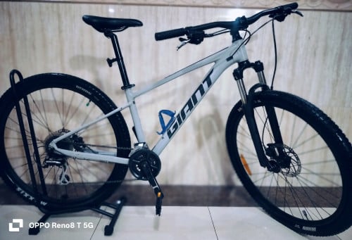 * Giant Talon 2  (នៅថ្មី 95%)