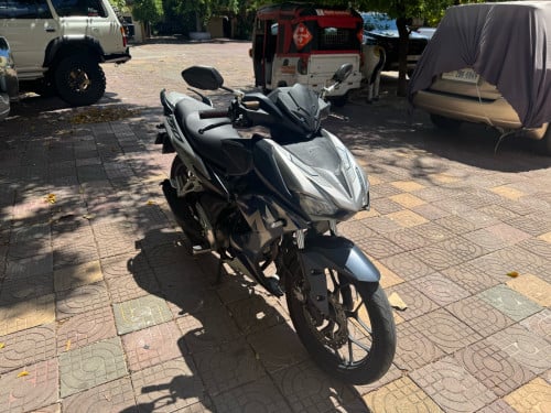 លក់ Honda winer x 019សានុំ មានសោស្មាតkeyទៀតបងបងមានពន្ធកាត់គ្រីឯកសាគ្រប់លេខខេត្តបាត់តំបងបងបង
