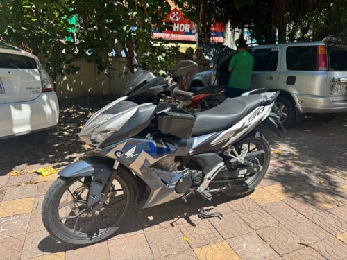 លក់ Honda winer x 019សានុំ មានសោស្មាតkeyទៀតបងបងមានពន្ធកាត់គ្រីឯកសាគ្រប់លេខខេត្តបាត់តំបងបងបង