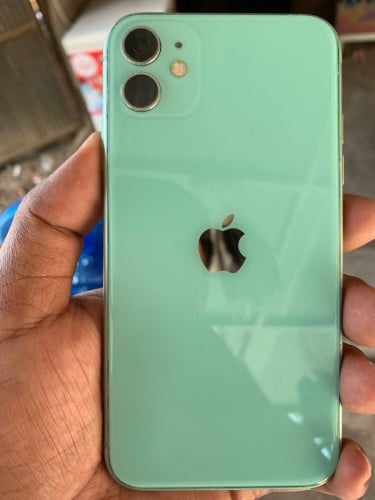 លក់ iPhone 11 មានស្កែន