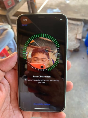 លក់ iPhone 11 មានស្កែន