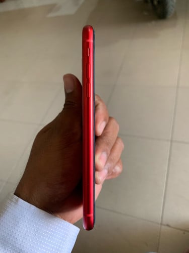 លក់ iPhone 11 64gb មានស្កែន