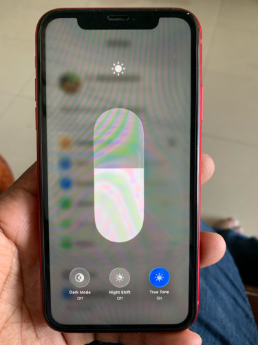 លក់ iPhone 11 64gb មានស្កែន