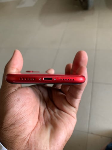 លក់ iPhone 11 64gb មានស្កែន
