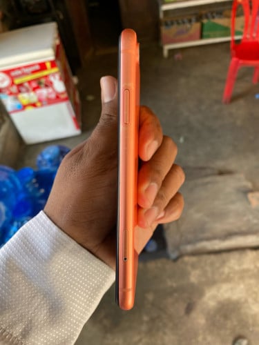 លក់ iPhone XR អេក្រង់ស៊ីន