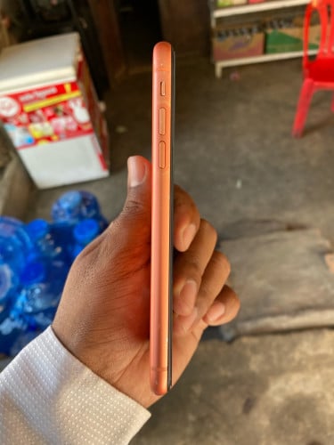 លក់ iPhone XR អេក្រង់ស៊ីន