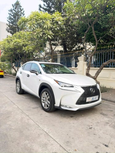 ធានាឡាន គ្មានកន្លែងទាស់Lexus Nx 200T 2016 Luxury ប៉ុង2 Button 5 ម្ចាស់ដេីម