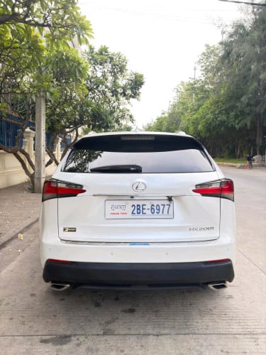 ធានាឡាន គ្មានកន្លែងទាស់Lexus Nx 200T 2016 Luxury ប៉ុង2 Button 5 ម្ចាស់ដេីម
