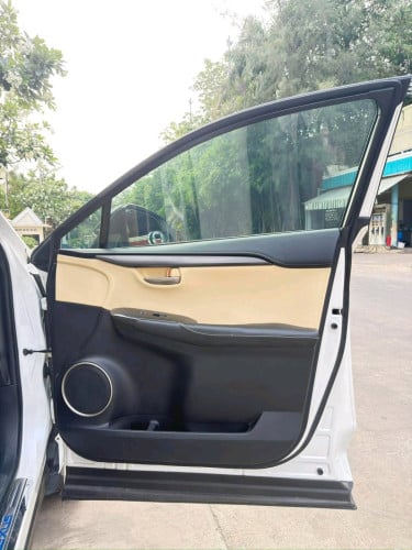 ធានាឡាន គ្មានកន្លែងទាស់Lexus Nx 200T 2016 Luxury ប៉ុង2 Button 5 ម្ចាស់ដេីម