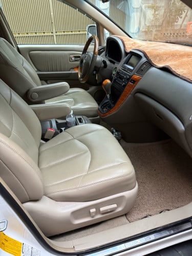 ទើបកាត់បានLexus RX300 2002 Coach Edition Full Laser Touch Screen