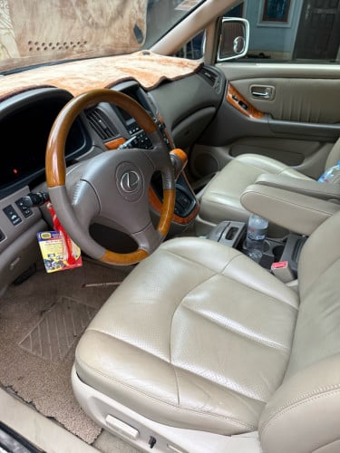ទើបកាត់បានLexus RX300 2002 Coach Edition Full Laser Touch Screen