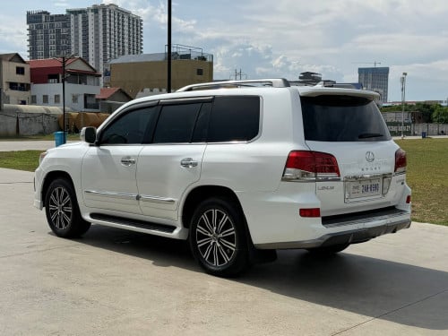 ឡានលក់ LX570 full option USA