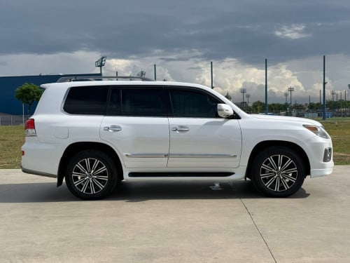 ឡានលក់ LX570 full option USA