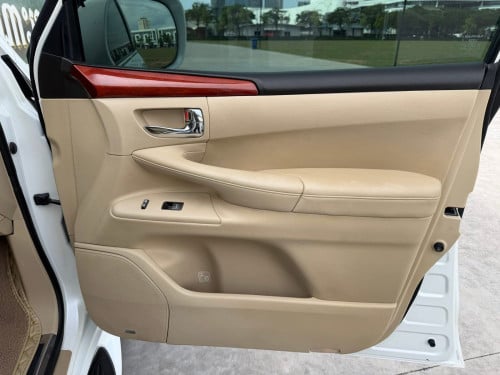 ឡានលក់ LX570 full option USA
