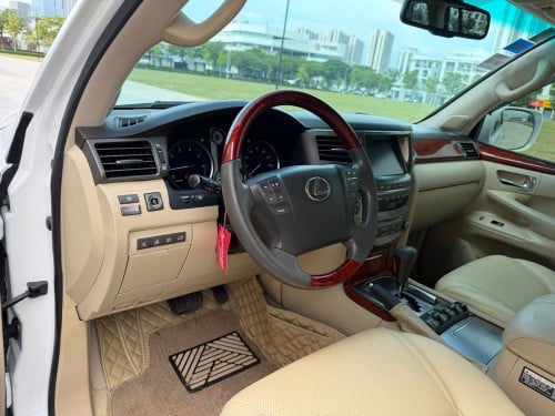 ឡានលក់ LX570 full option USA