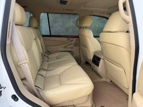 ឡានលក់ LX570 full option USA