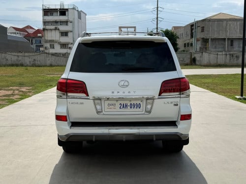 ឡានលក់ LX570 full option USA